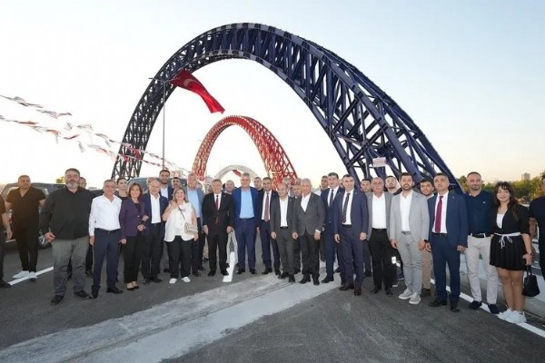 CHP’li Zeydan Karalar 5.5 yıl sonra çark etti: Önce gereksiz dedi şimdi dev yatırım deyip hizmete açtı!